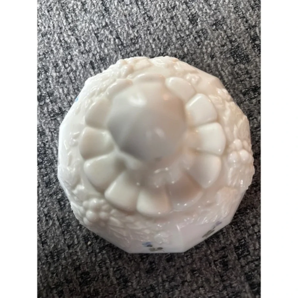Westmoreland‎ Milk Glass Beaded Grape Hand Painted Rose Bow Lidded Jar Vintage